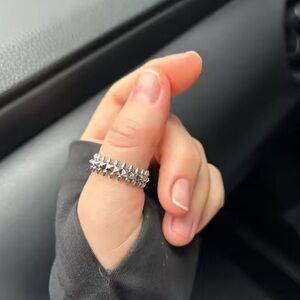 Elegant Gold and Silver Spike Rings

Ask for color